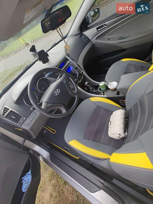 Седан Hyundai Sonata 2012 в Голованівську