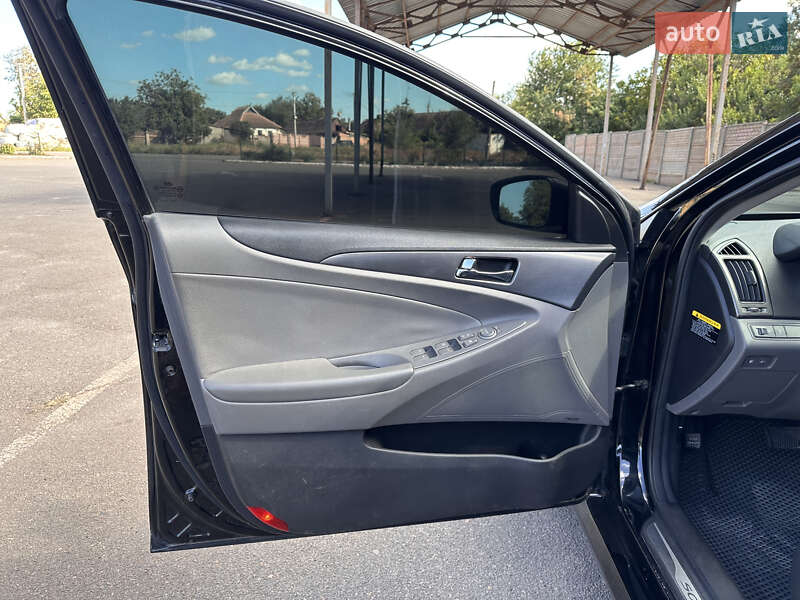 Седан Hyundai Sonata 2013 в Кривом Роге