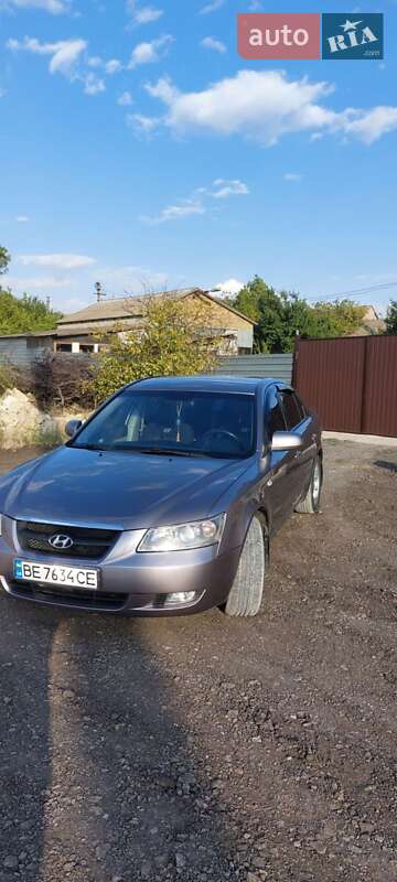 Седан Hyundai Sonata 2006 в Николаеве