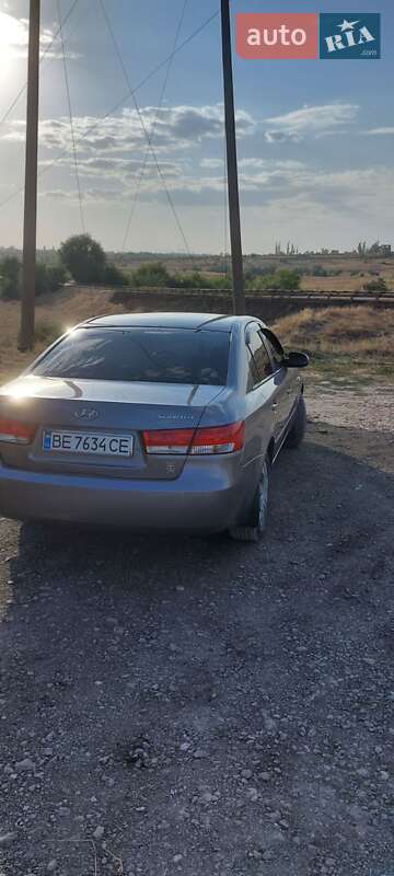 Седан Hyundai Sonata 2006 в Николаеве