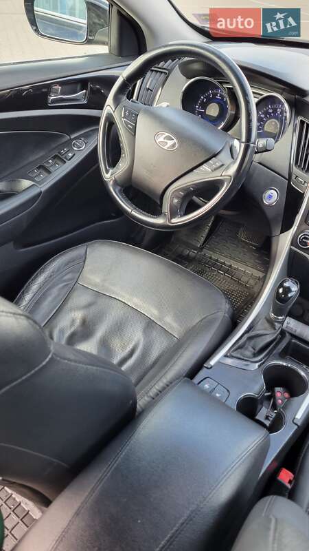 Hyundai Sonata 2013