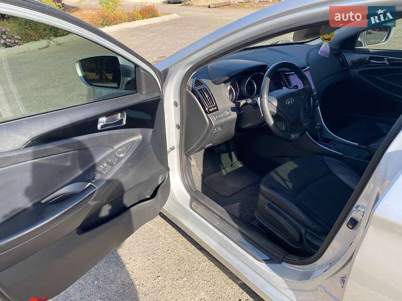 Седан Hyundai Sonata 2011 в Корсуне-Шевченковском