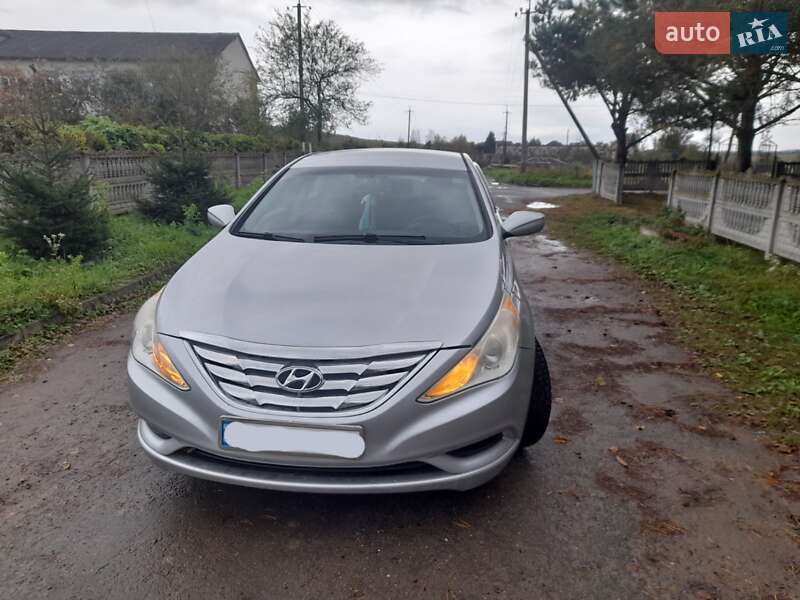 Hyundai Sonata 2011