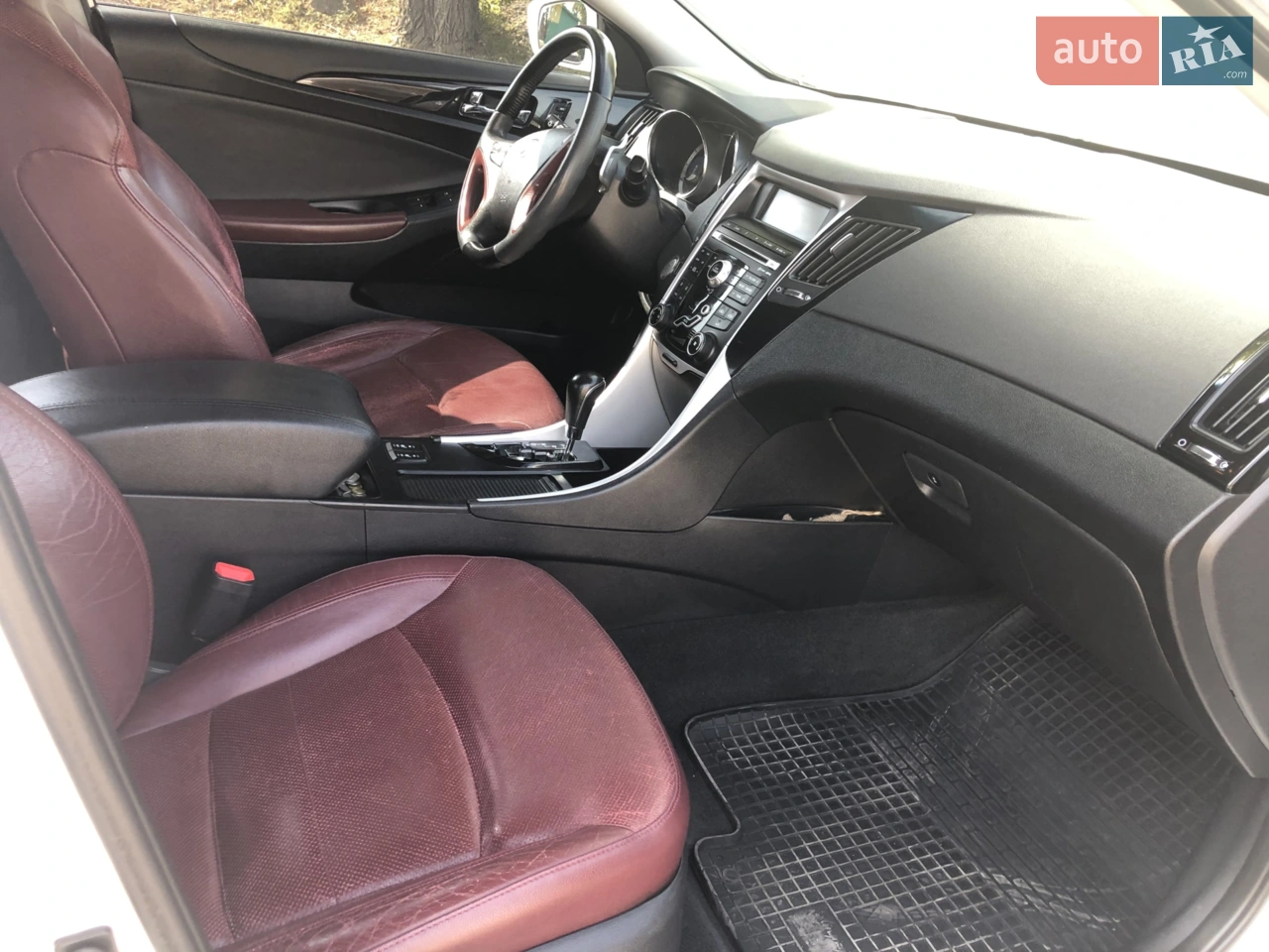2010 Hyundai Sonata - мініатюра 11