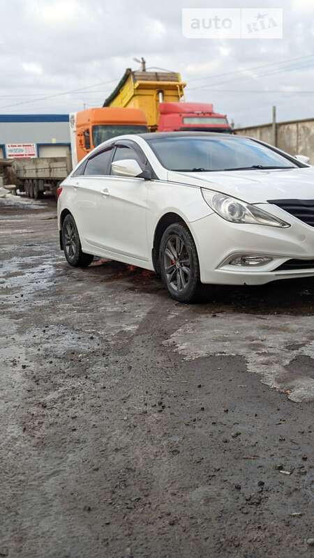 Седан Hyundai Sonata 2012 в Сумах