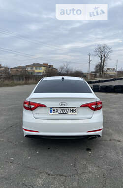 Седан Hyundai Sonata 2016 в Волочиске