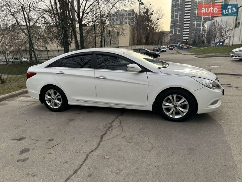 Седан Hyundai Sonata 2010 в Киеве
