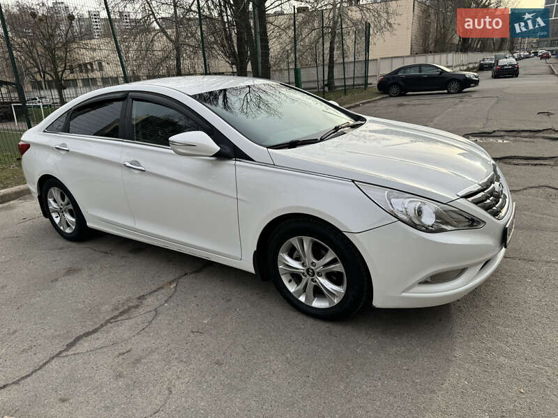 Седан Hyundai Sonata 2010 в Киеве