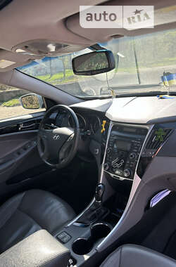 Седан Hyundai Sonata 2012 в Надворной