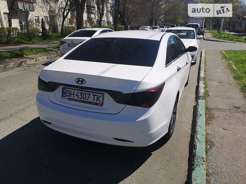 Седан Hyundai Sonata 2011 в Черноморске