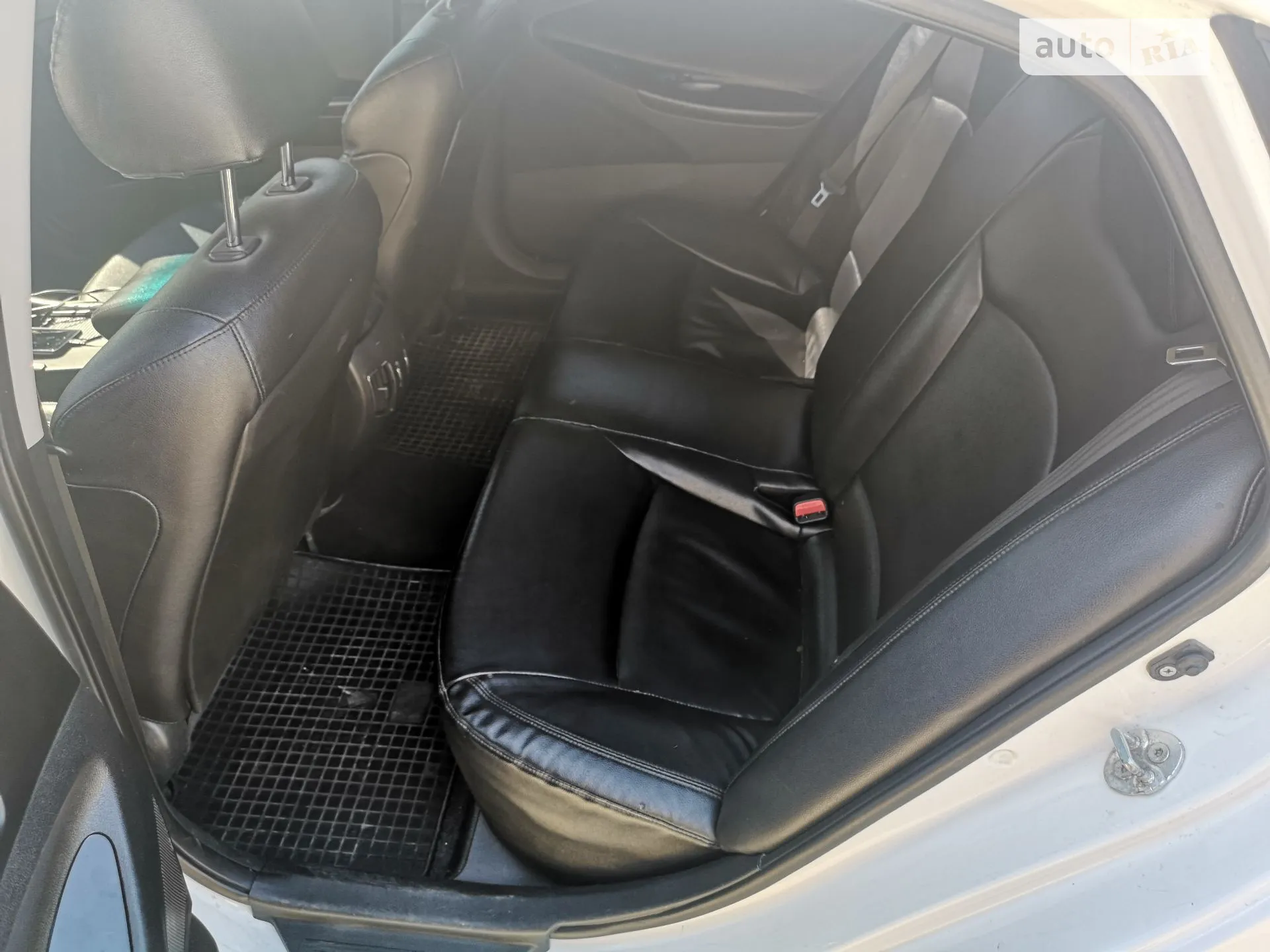 2011 Hyundai Sonata - мініатюра 17
