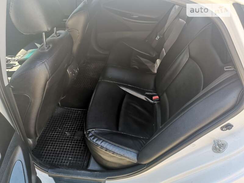 Седан Hyundai Sonata 2011 в Черноморске