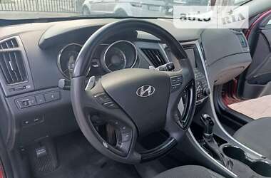 Седан Hyundai Sonata 2013 в Раздельной