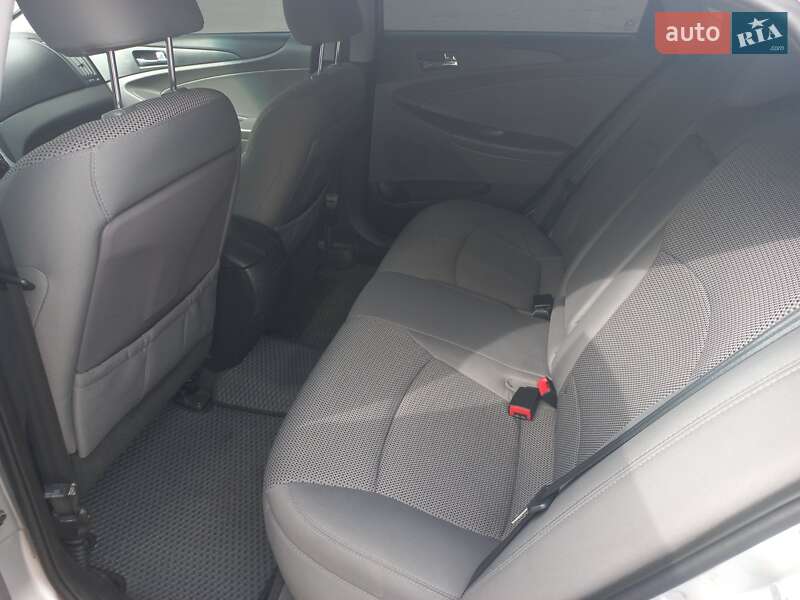 Седан Hyundai Sonata 2012 в Николаеве