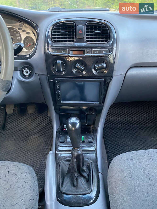 Седан Hyundai Sonata 2001 в Днепре