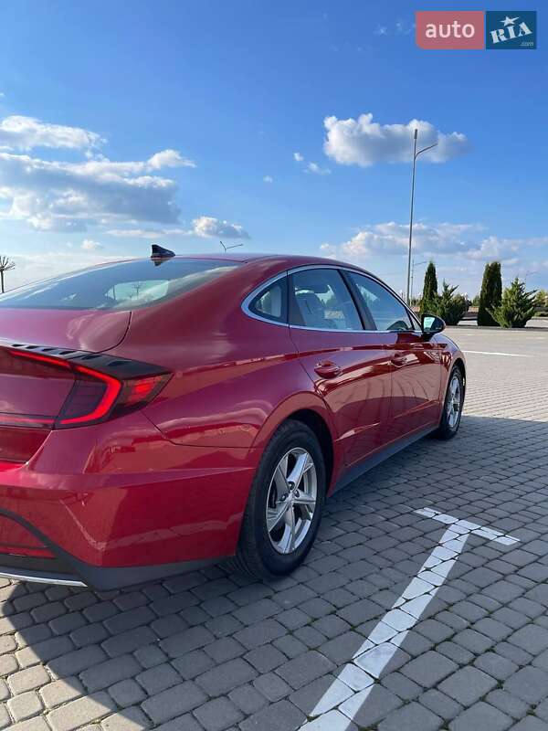 Седан Hyundai Sonata 2020 в Полонному