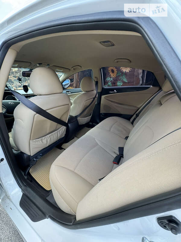 Седан Hyundai Sonata 2014 в Ірпені