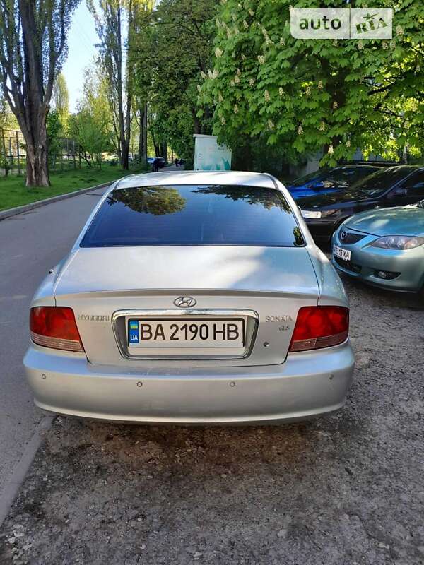 Седан Hyundai Sonata 2004 в Киеве