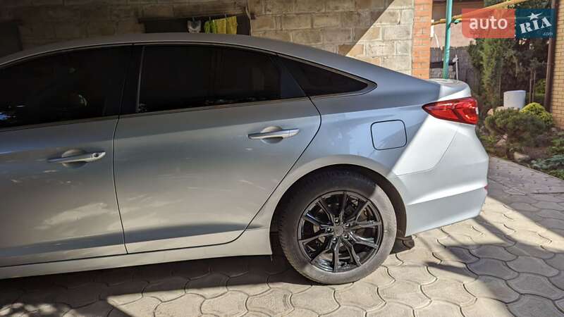 Седан Hyundai Sonata 2014 в Нікополі