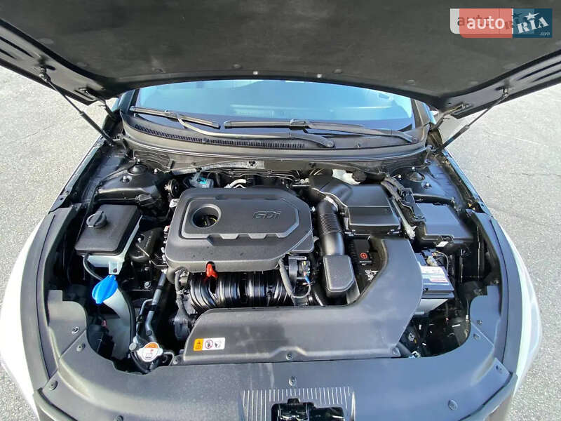 Седан Hyundai Sonata 2015 в Марганці