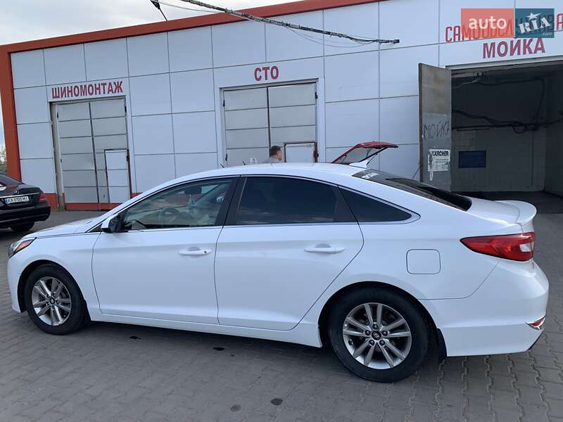 Седан Hyundai Sonata 2015 в Болграді