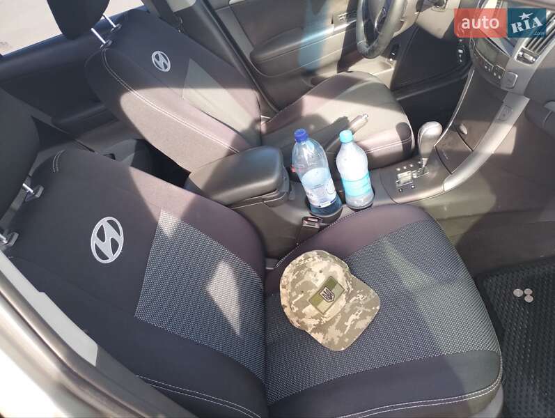 Седан Hyundai Sonata 2008 в Измаиле