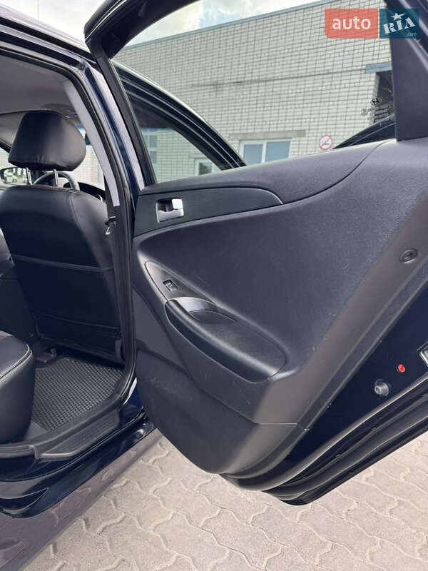 Седан Hyundai Sonata 2010 в Кременчуці