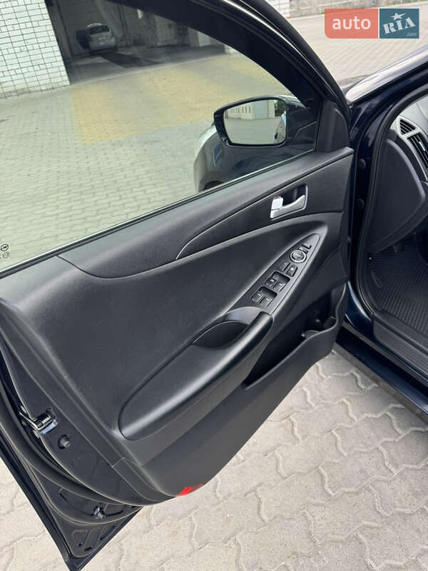 Седан Hyundai Sonata 2010 в Кременчуці