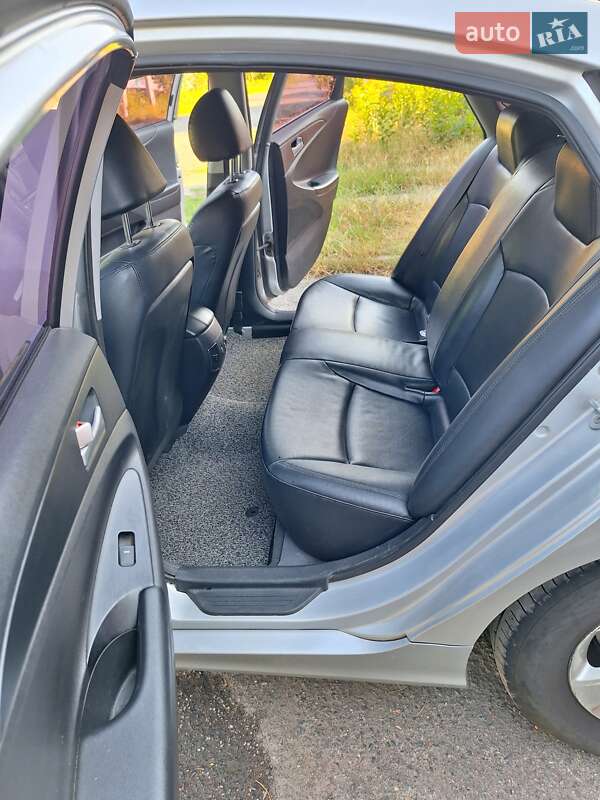 Седан Hyundai Sonata 2014 в Кропивницькому