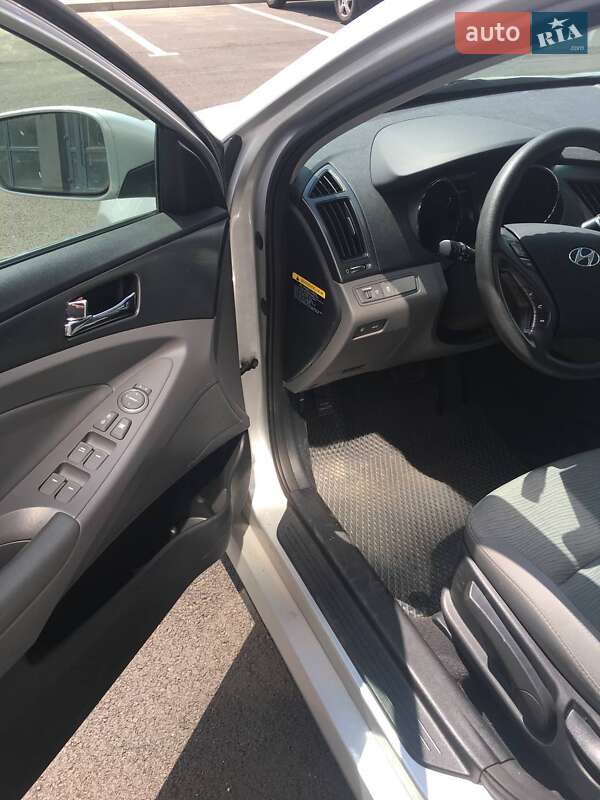 Седан Hyundai Sonata 2014 в Чернигове