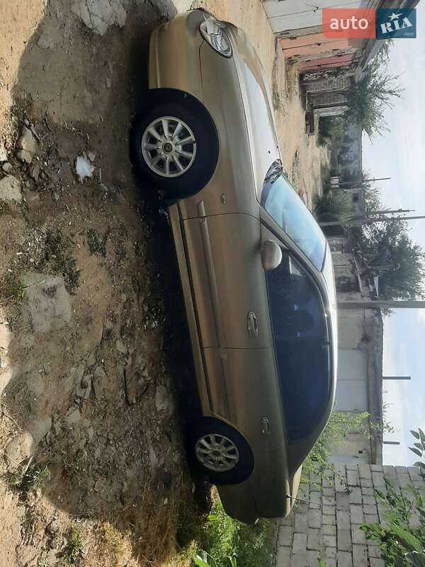 Седан Hyundai Sonata 2004 в Николаеве