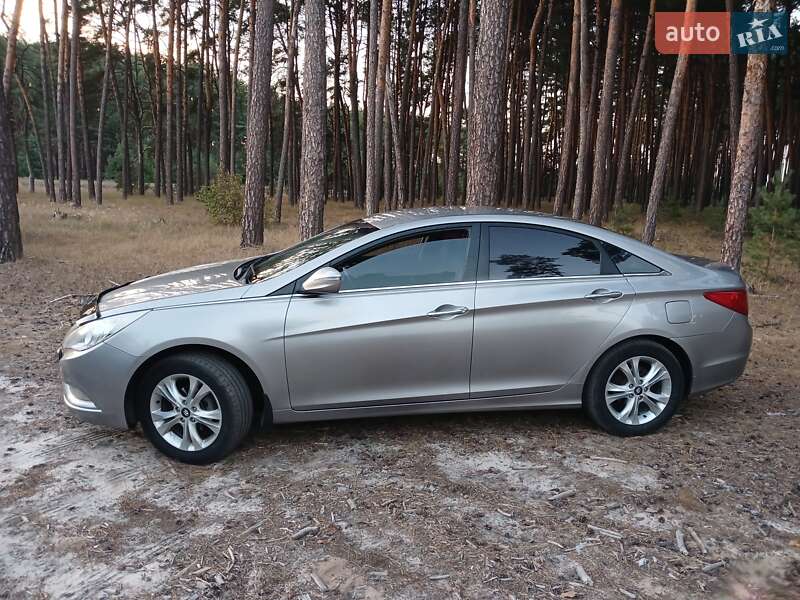 Седан Hyundai Sonata 2011 в Гадячі