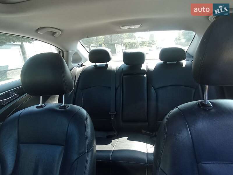 Седан Hyundai Sonata 2011 в Чернівцях