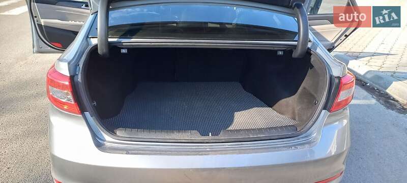 Седан Hyundai Sonata 2016 в Львове