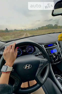 Седан Hyundai Sonata 2013 в Бурыни