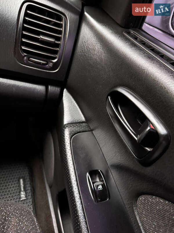 Седан Hyundai Sonata 2003 в Подольске