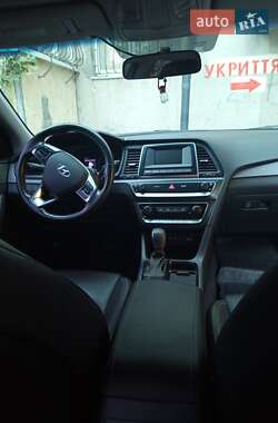 Седан Hyundai Sonata 2017 в Черноморске