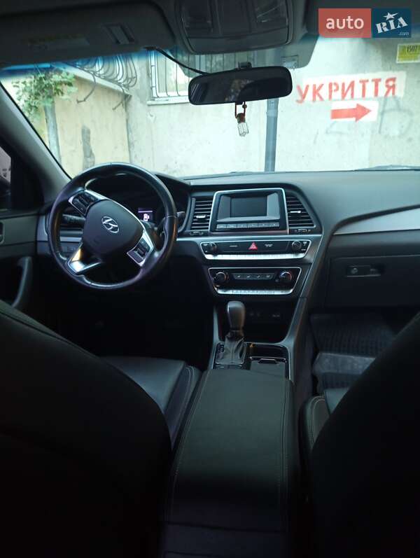 Седан Hyundai Sonata 2017 в Одессе