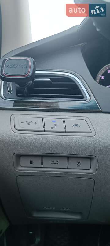 Седан Hyundai Sonata 2015 в Ізмаїлі фото 23 Седан Hyundai Sonata 2015 в Ізмаїлі