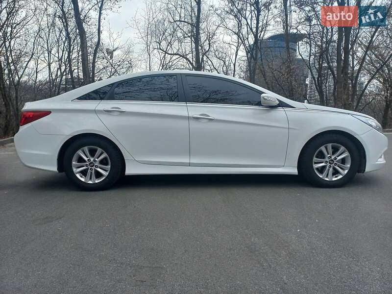 Седан Hyundai Sonata 2013 в Киеве
