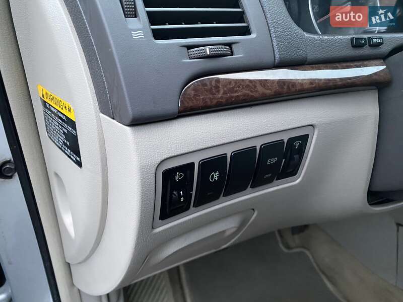 Седан Hyundai Sonata 2005 в Краснограді