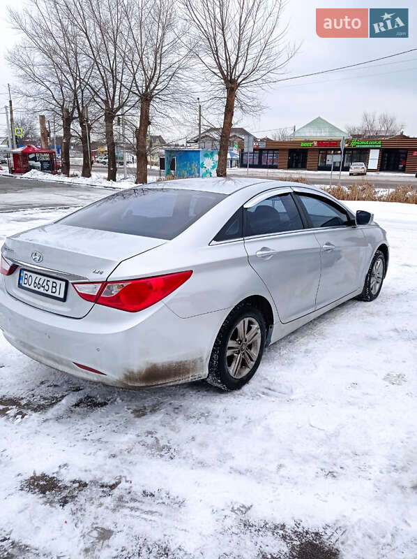 Седан Hyundai Sonata 2014 в Вышгороде