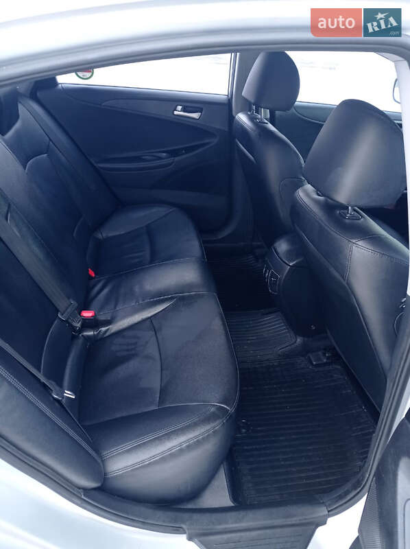Седан Hyundai Sonata 2014 в Вышгороде