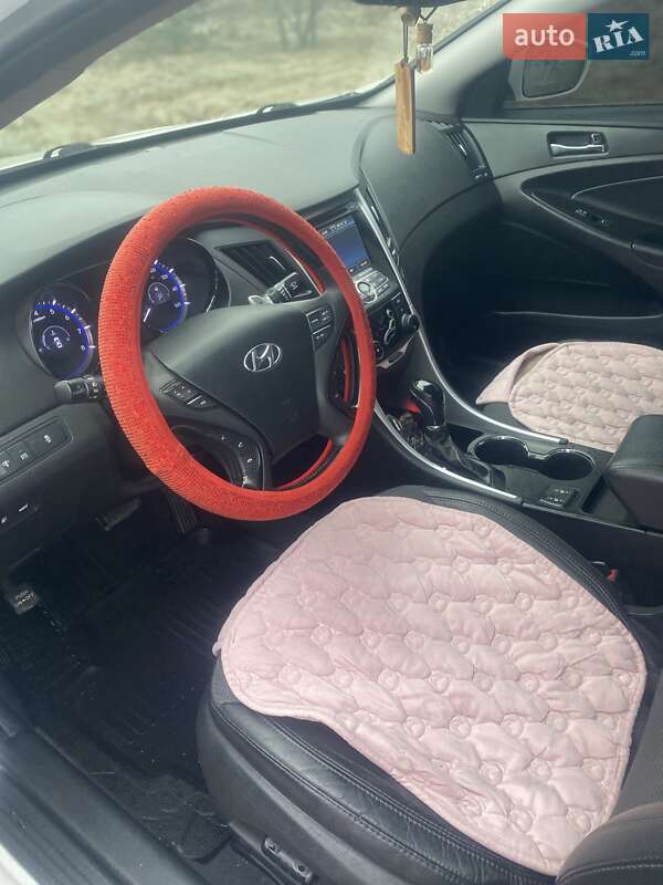 Седан Hyundai Sonata 2013 в Олевске