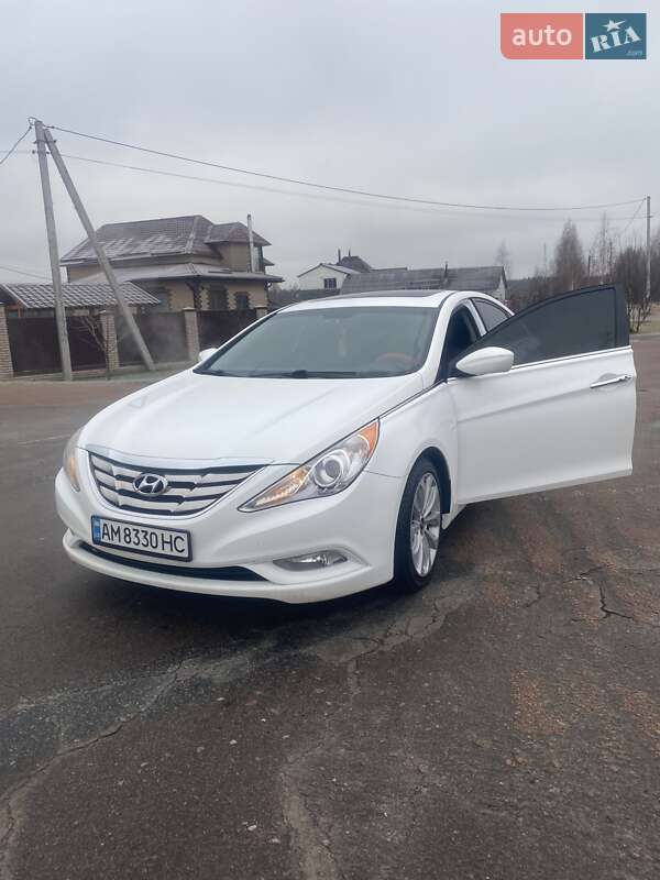 Седан Hyundai Sonata 2013 в Олевске