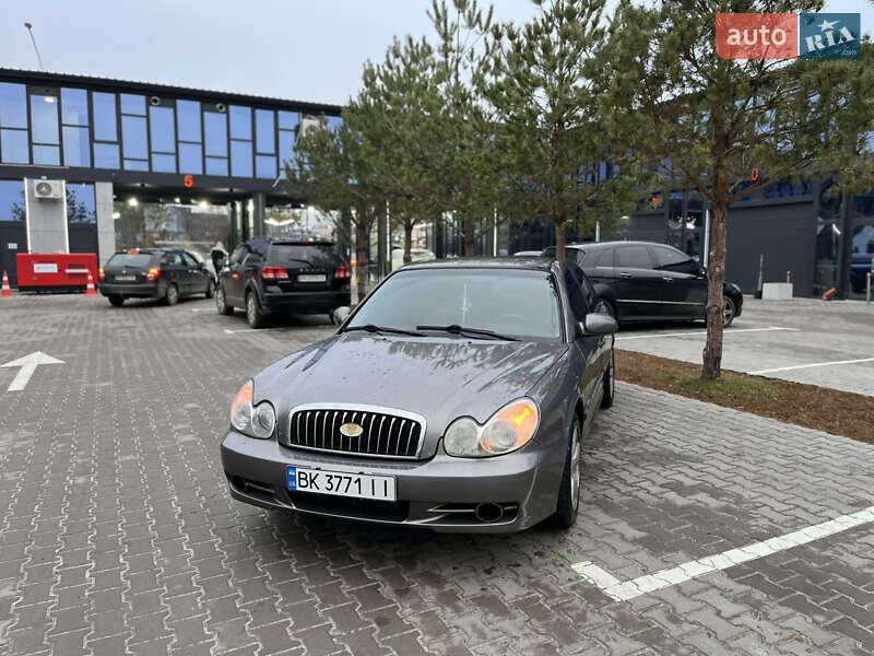 Седан Hyundai Sonata 2004 в 