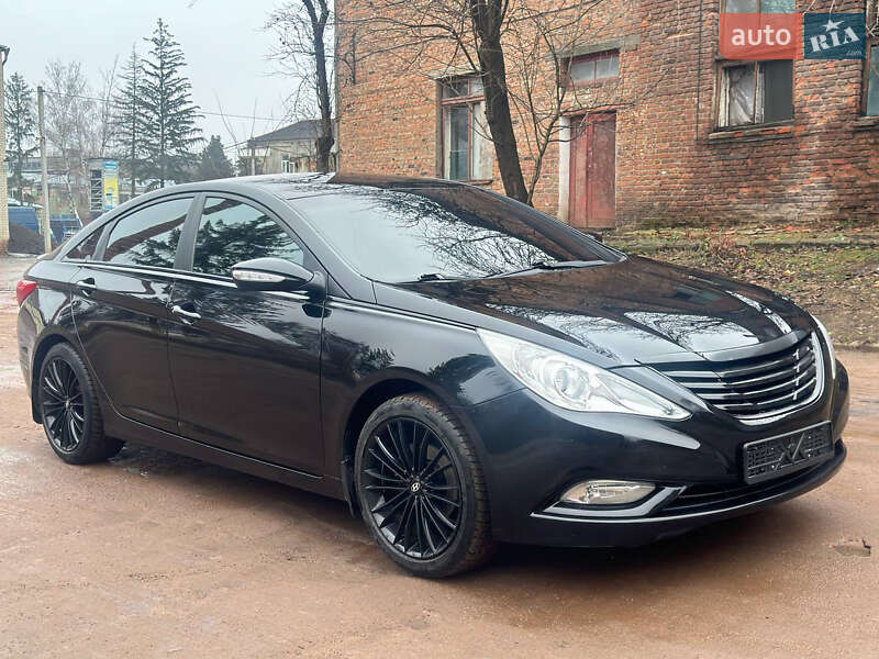 Седан Hyundai Sonata 2011 в Ахтырке