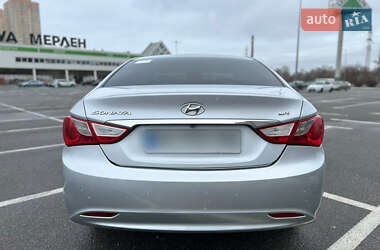 Седан Hyundai Sonata 2014 в 