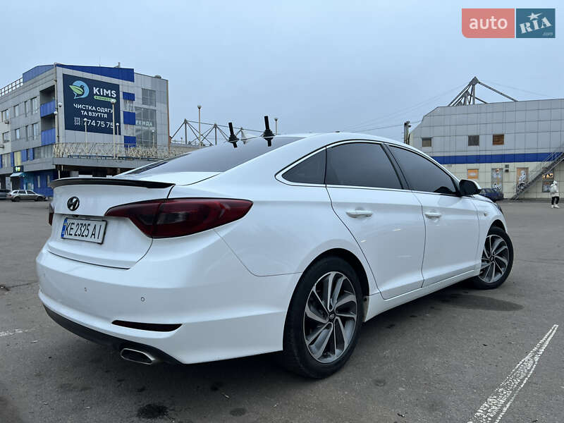 Седан Hyundai Sonata 2015 в Кривом Роге