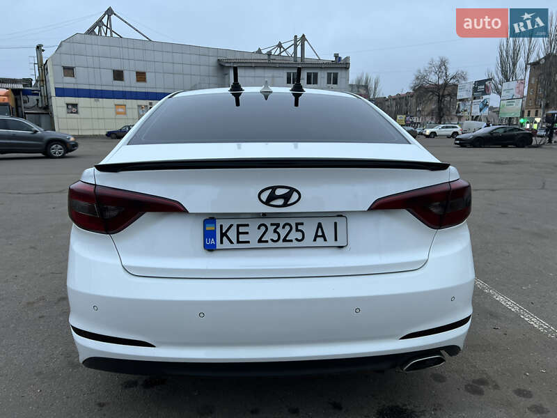 Седан Hyundai Sonata 2015 в Кривом Роге